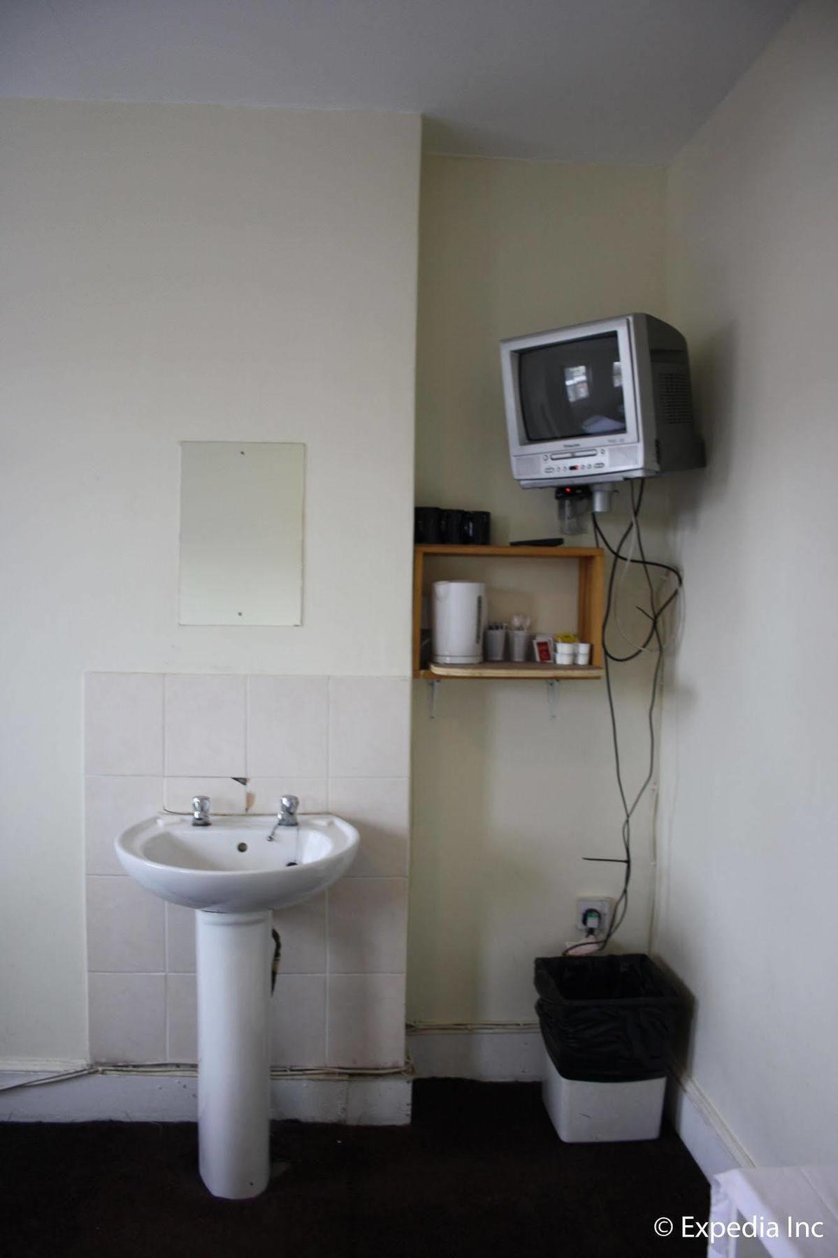 Daisy Hotel Лондон Екстериор снимка