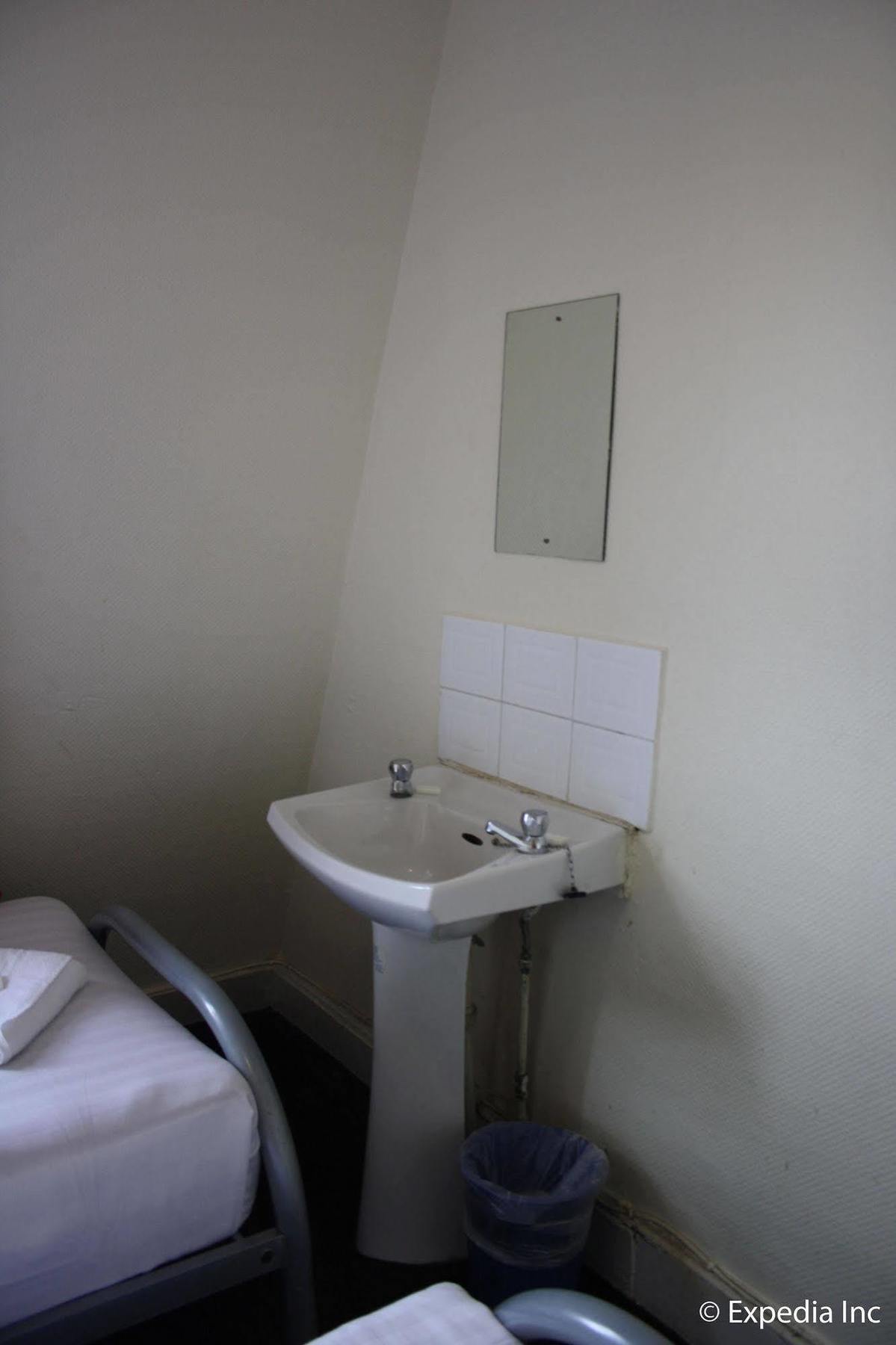 Daisy Hotel Лондон Екстериор снимка