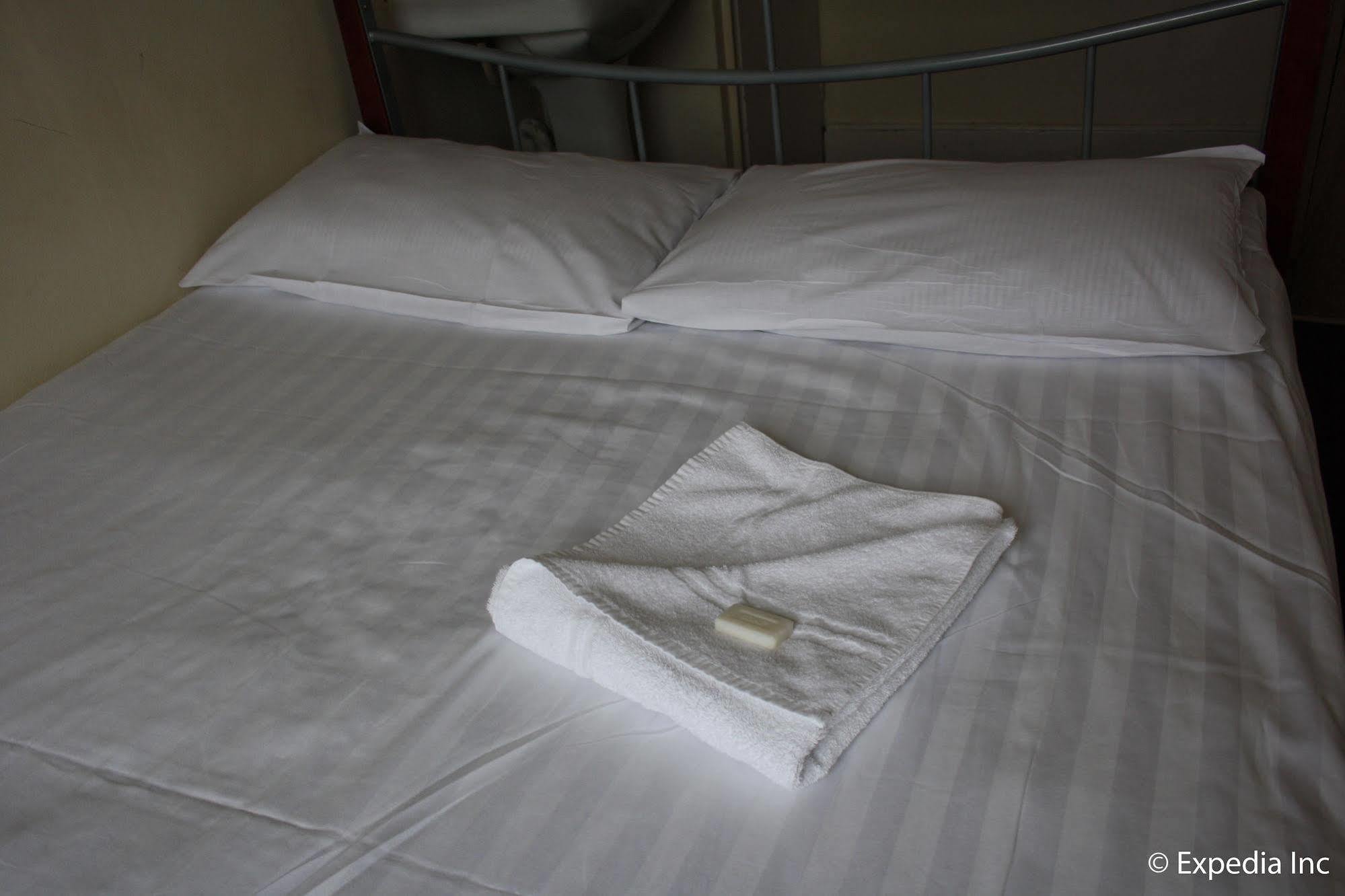 Daisy Hotel Лондон Екстериор снимка