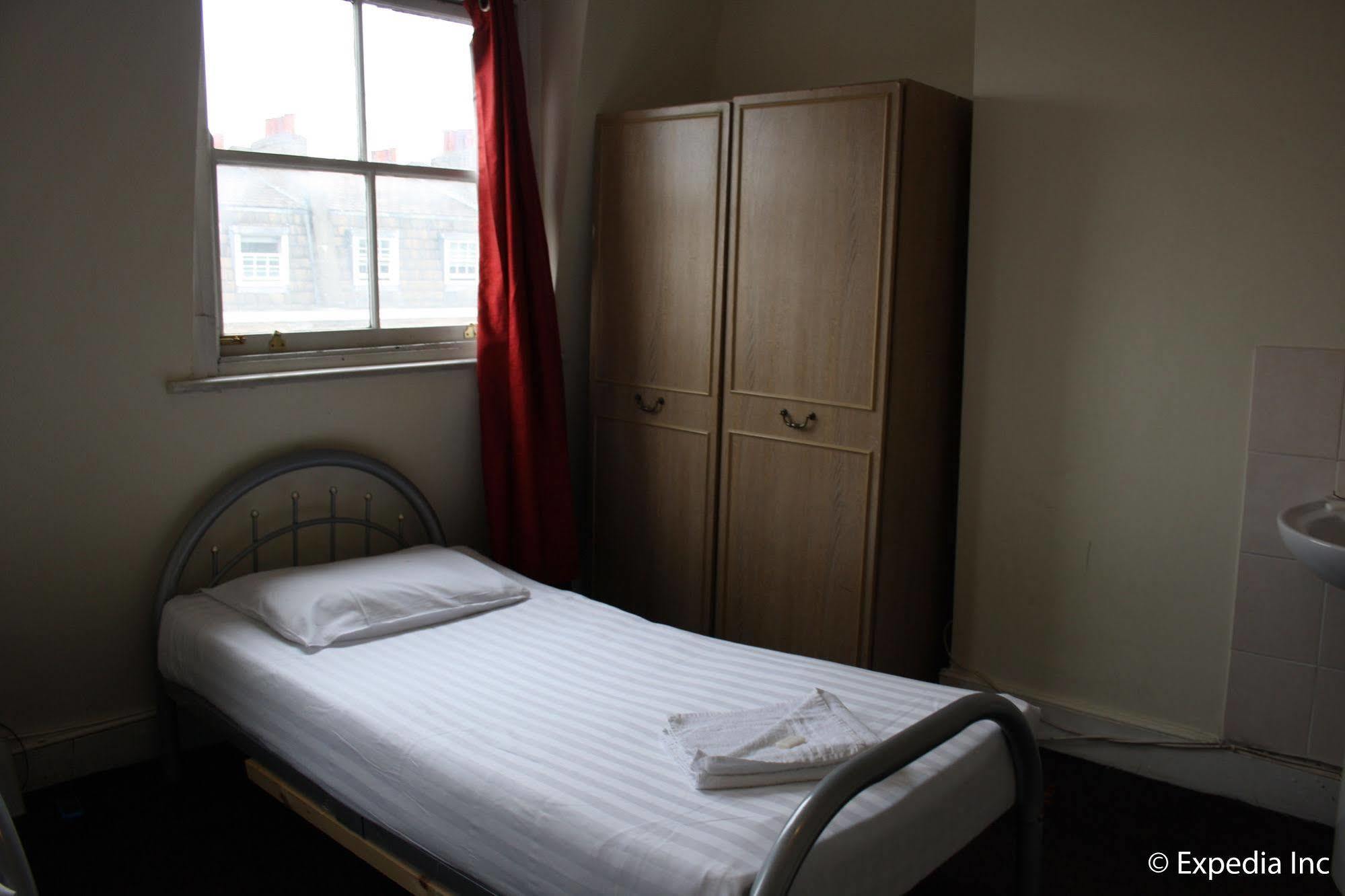 Daisy Hotel Лондон Екстериор снимка