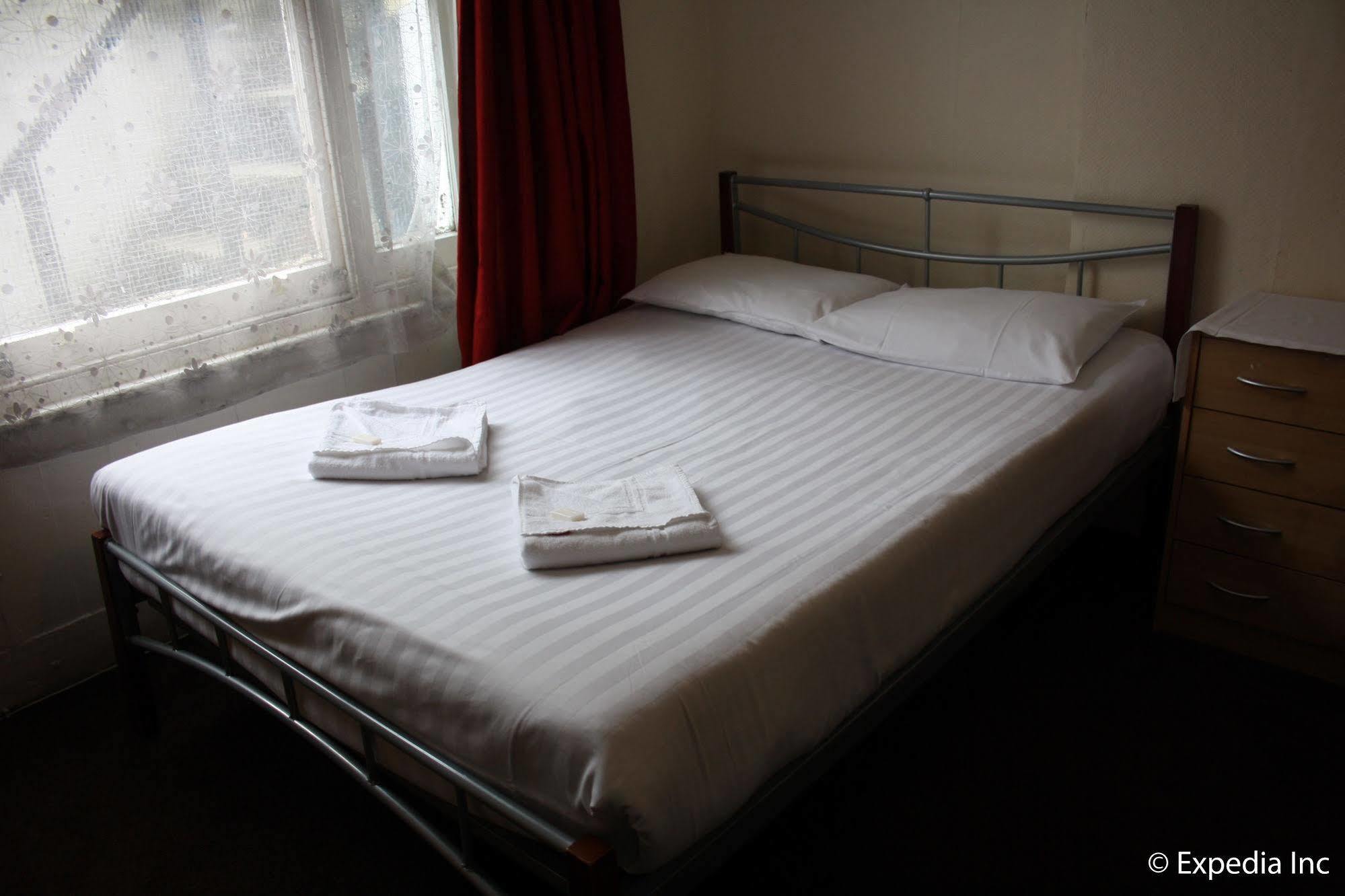 Daisy Hotel Лондон Екстериор снимка