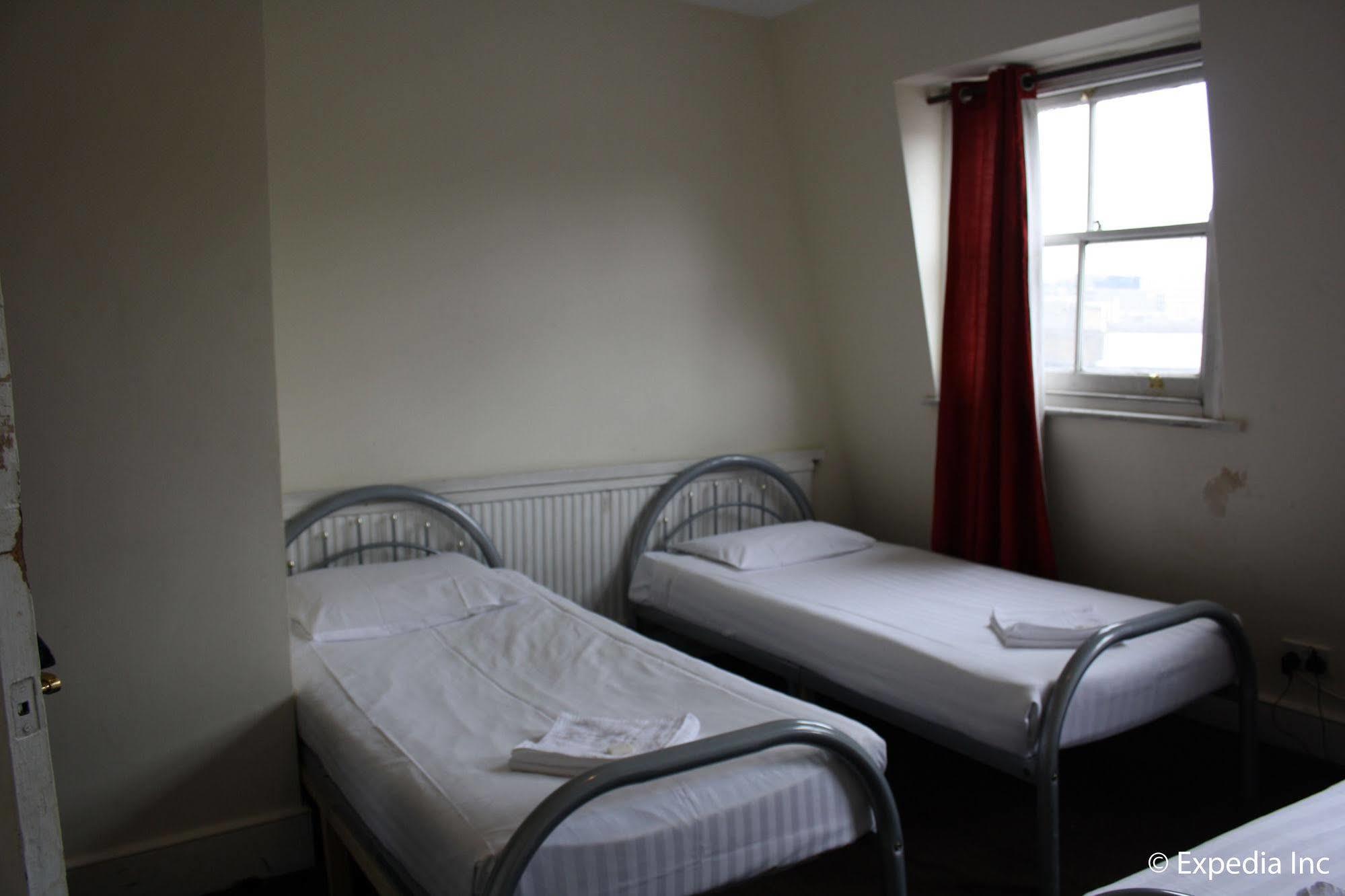 Daisy Hotel Лондон Екстериор снимка