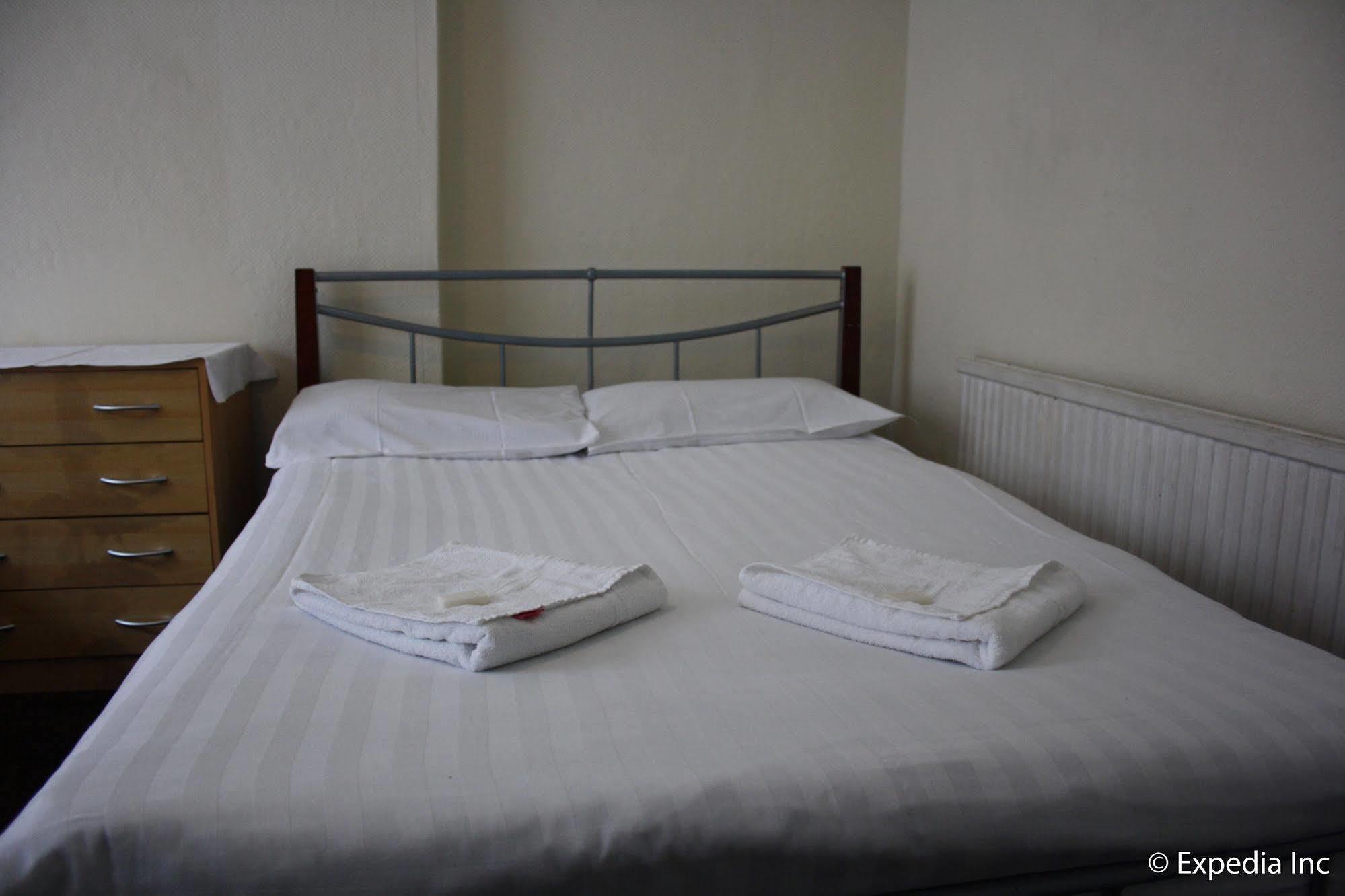 Daisy Hotel Лондон Екстериор снимка