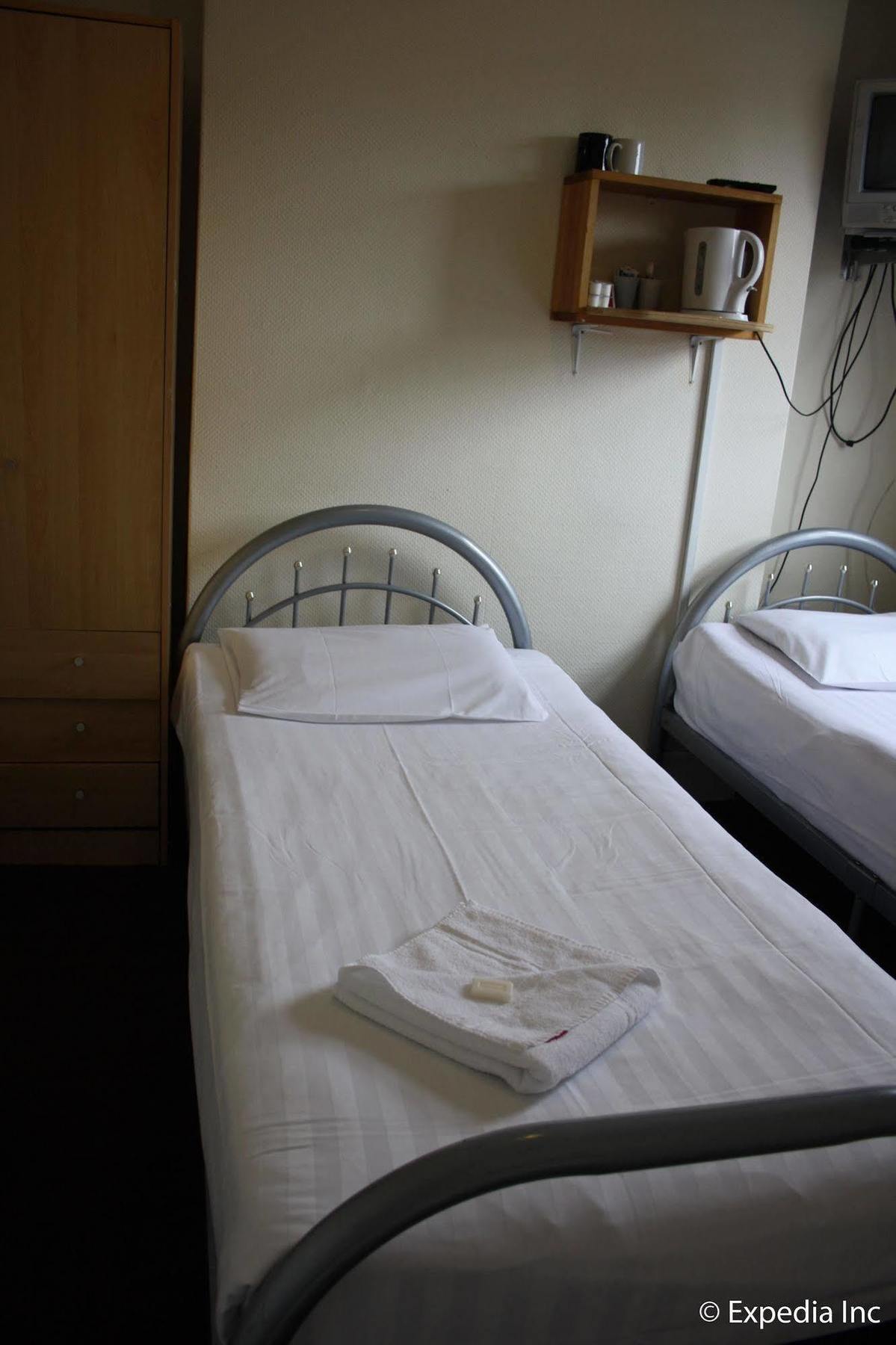 Daisy Hotel Лондон Екстериор снимка