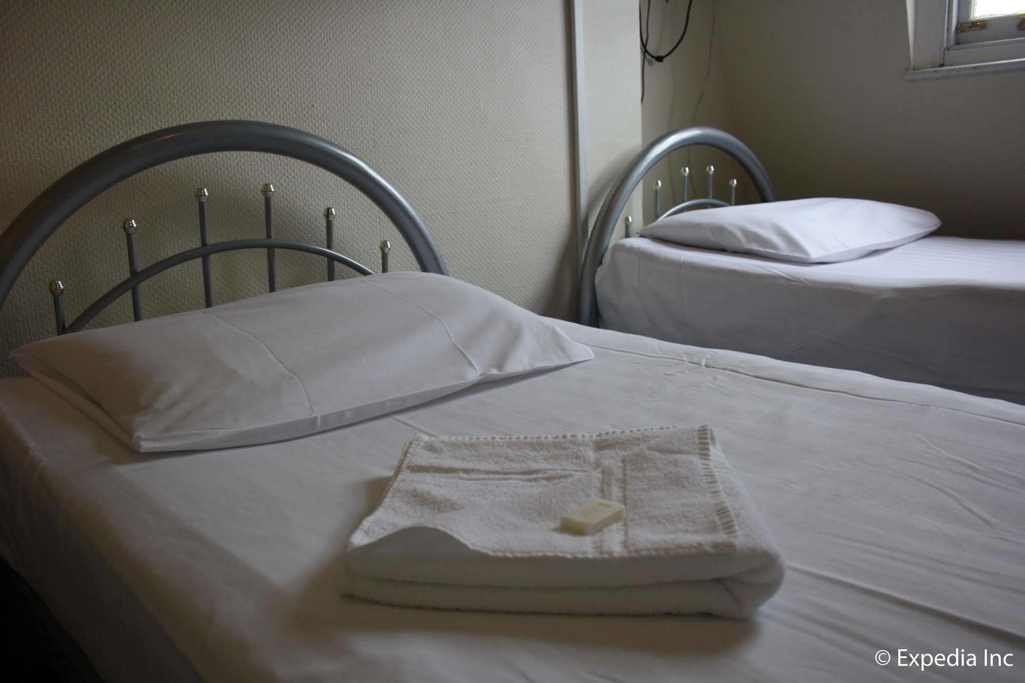 Daisy Hotel Лондон Екстериор снимка