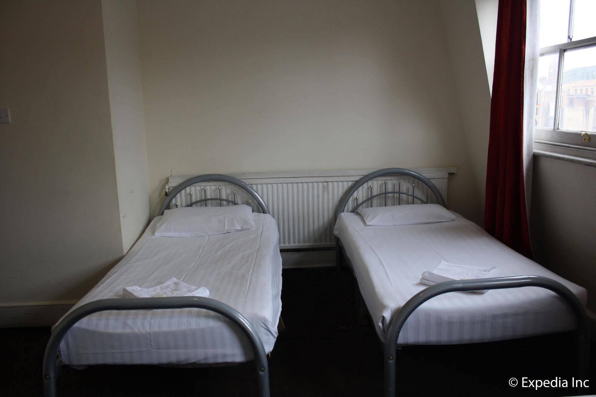 Daisy Hotel Лондон Екстериор снимка