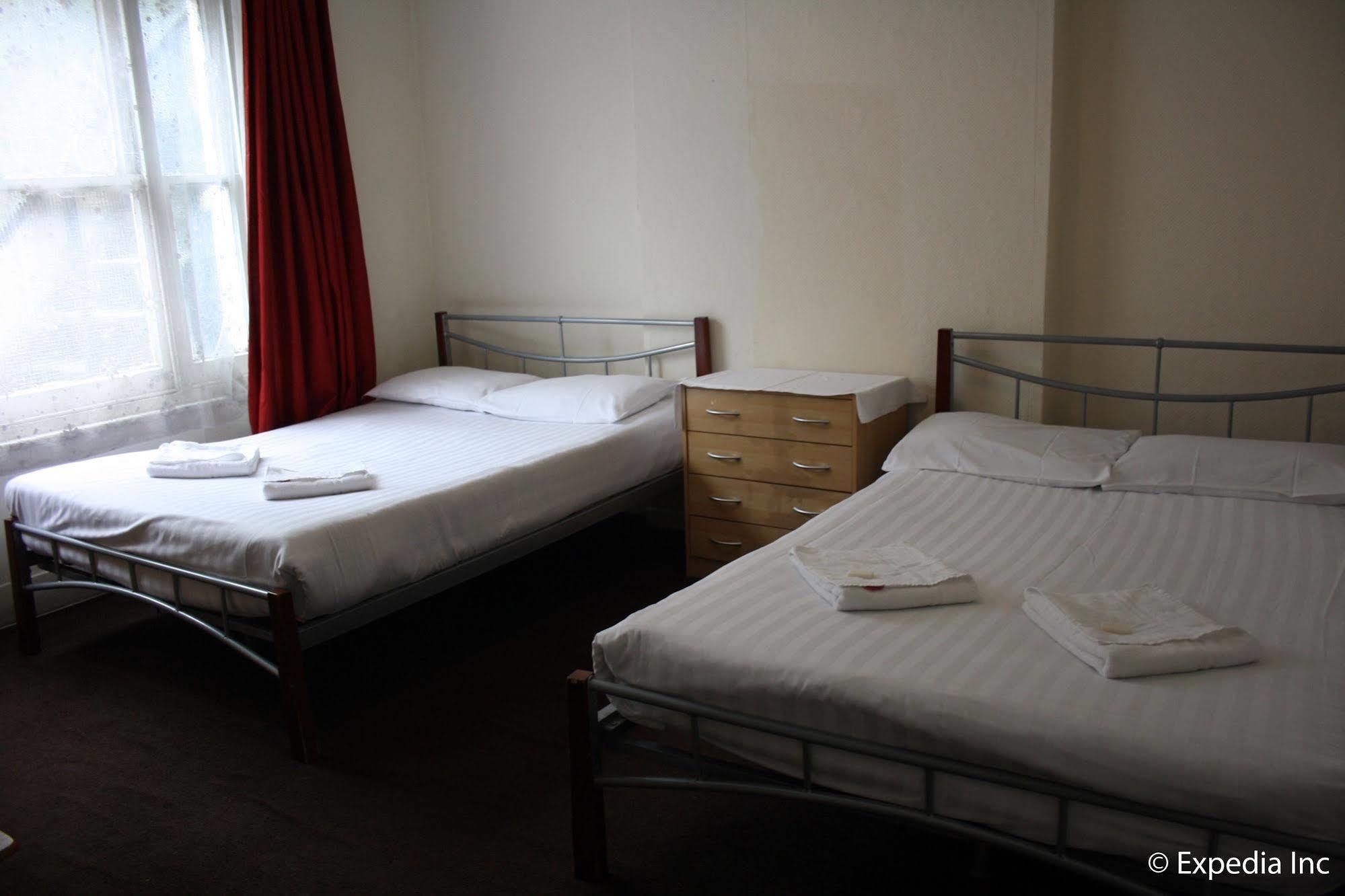 Daisy Hotel Лондон Екстериор снимка