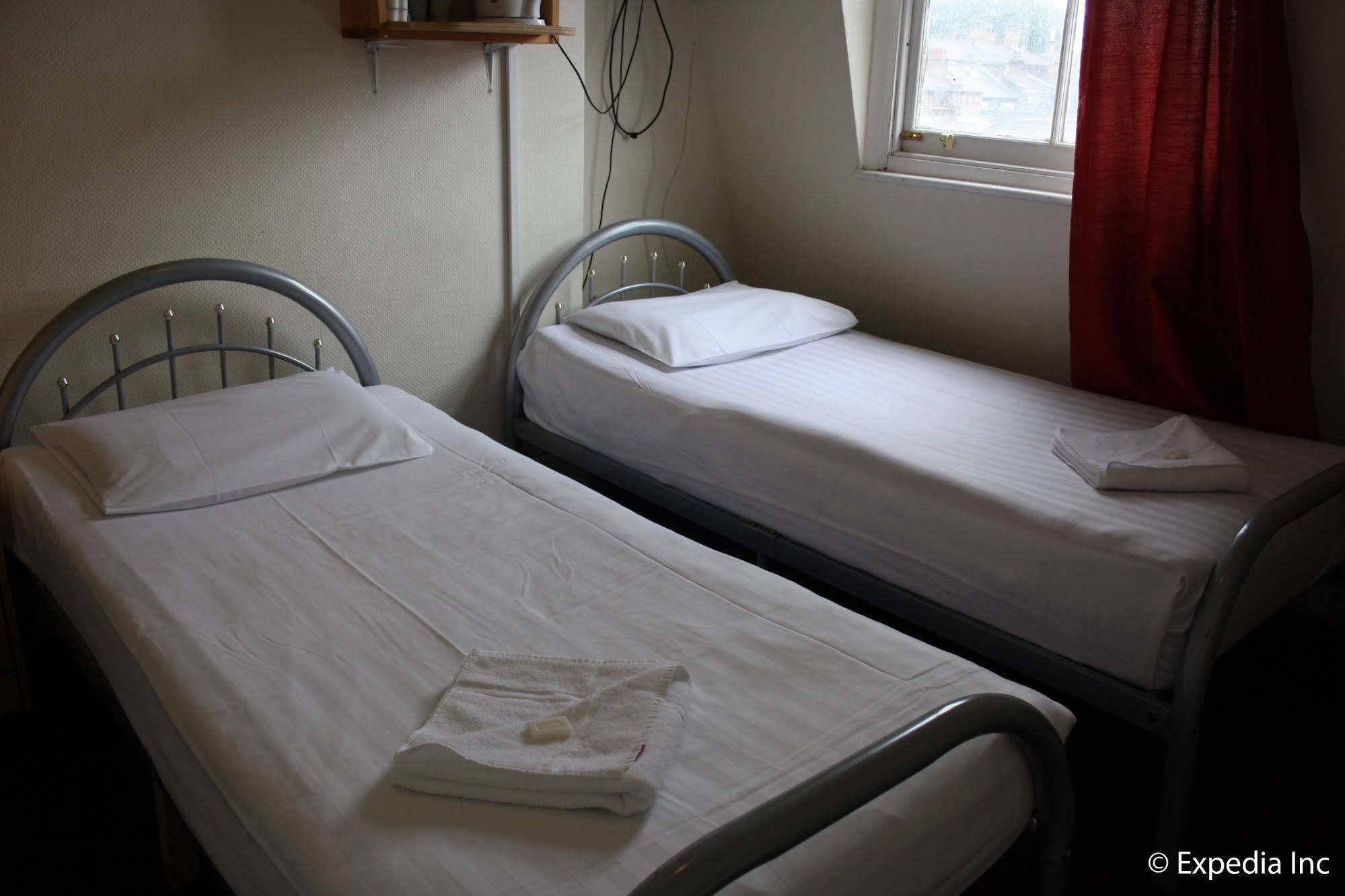 Daisy Hotel Лондон Екстериор снимка