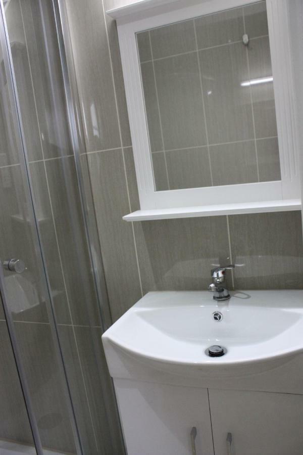 Daisy Hotel Лондон Екстериор снимка